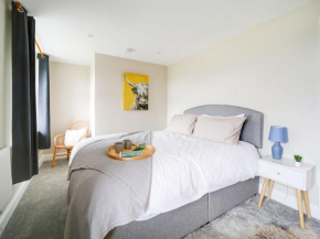 Little Avalon, a traditional Cornish cottage for couples with modern comforts
